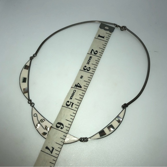 Vtg Abalone & Enamel Floral Alpaca Silver Collar Necklace Sits @ Approx 12” - Picture 6 of 6